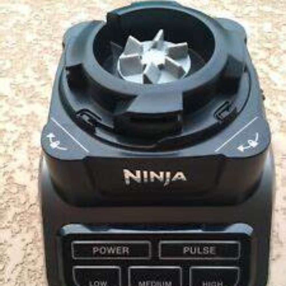 Ninja 1000W blender motor base, model CO610B